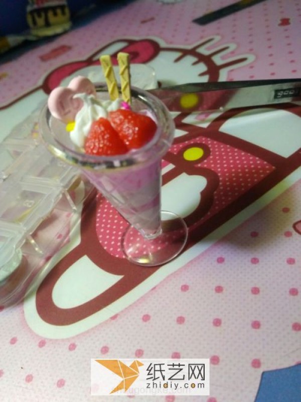 Super tempting ultra-light clay simulation strawberry sundae making tutorial for kids