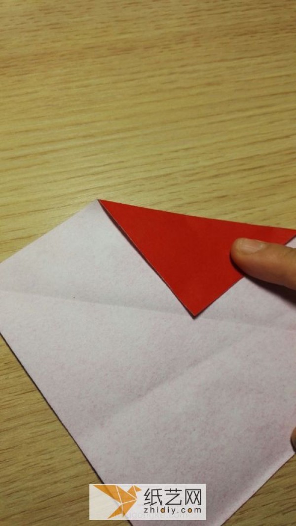 Real photos of how to make an origami Santa Claus that is simple and easy for children to learn