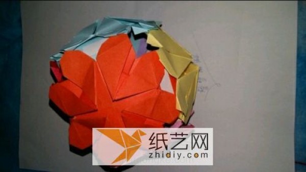 Origami hydrangea lanterns are a great way to enhance the atmosphere during the Lantern Festival