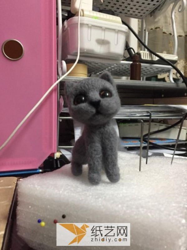 Tutorial on making cute wool felt kitten keychains for Valentines Day gifts