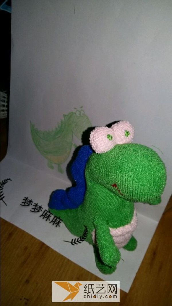 Making of fabric small dinosaur dolls