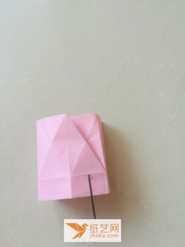 Tutorial on making a hexagonal flower origami lid for a Valentines Day gift box