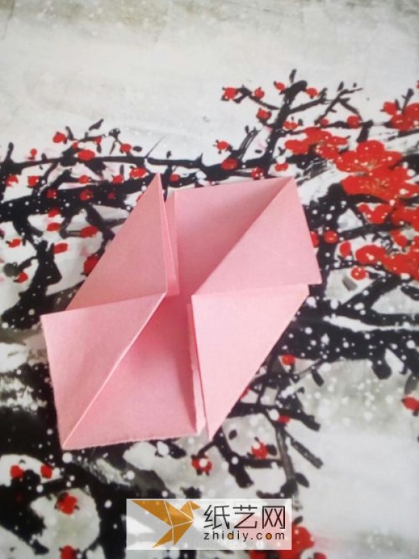 Tutorial on new handmade origami lanterns for the Lantern Festival. Use origami bouquets to make exquisite three-dimensional lanterns.