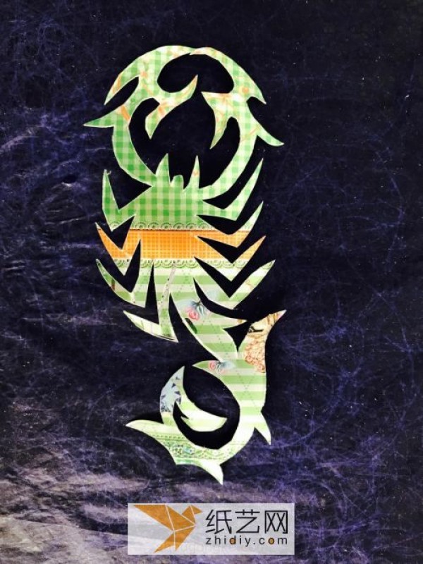 Making of exquisite and beautiful paper-cut scorpions