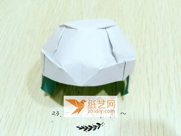 Origami Poké Ball real-life illustrated tutorial (translated)