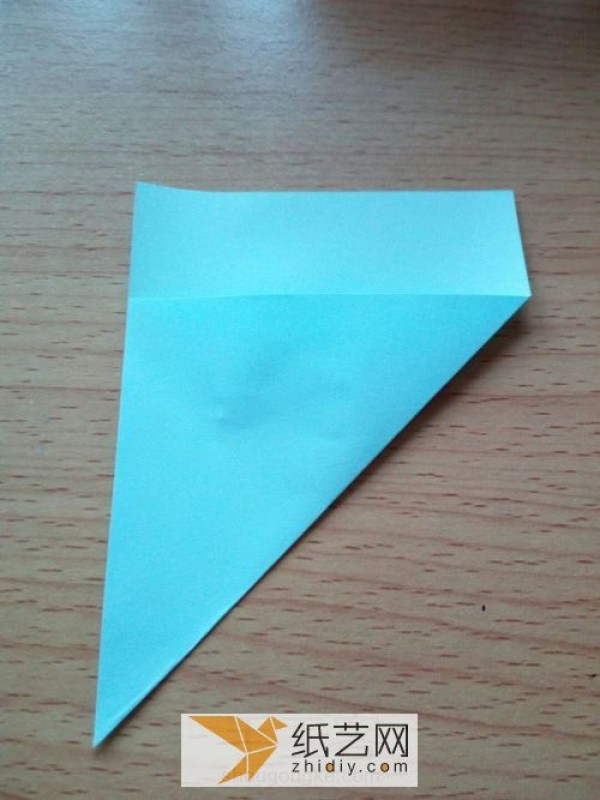 Creative handmade tutorial teaches you how to fold a beautiful origami feather envelope