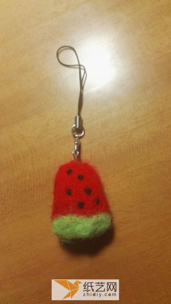 Newbie wool felt small watermelon mobile phone chain Mothers Day gift