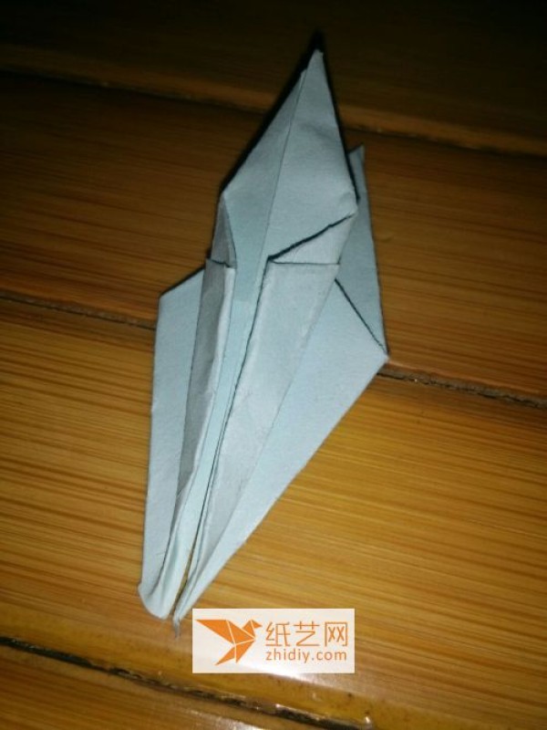 A detailed illustrated tutorial for origami cranes