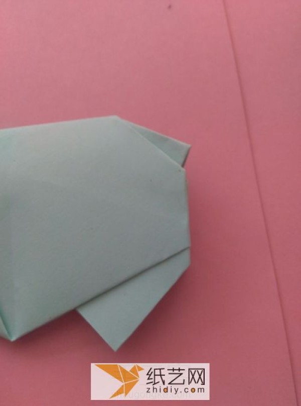 A complete illustrated tutorial on hippo origami. Teach you step by step how to make a three-dimensional origami animal.