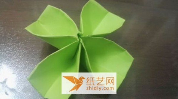 Origami three-leaf clover making tutorial