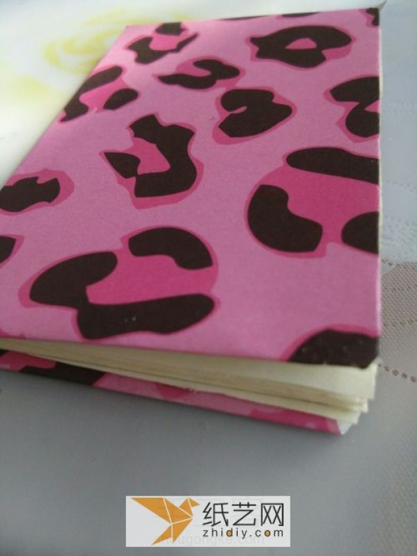 Turn waste into treasure by using old paper to make cute little books and diaries