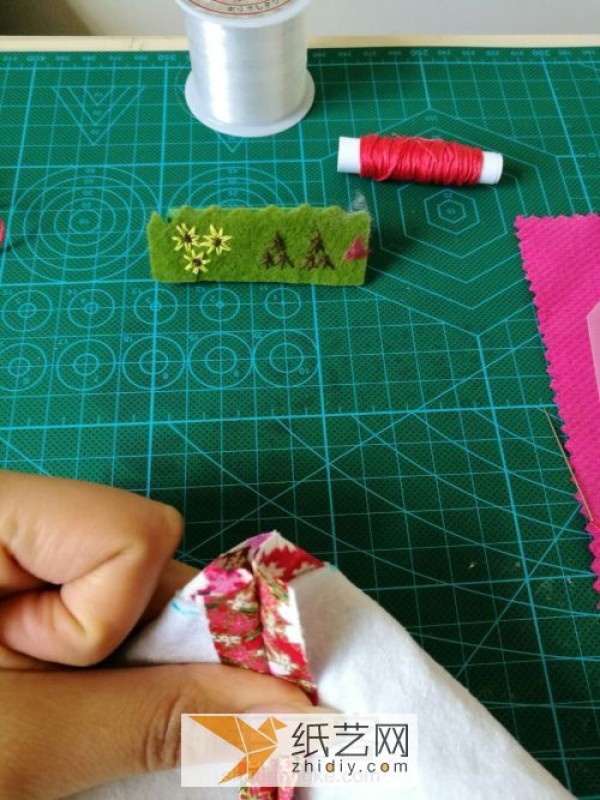 Tutorial on making a classic fabric coin purse as a Mothers Day gift