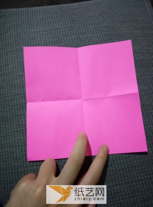 DIY method for making origami hearts for Valentine’s Day