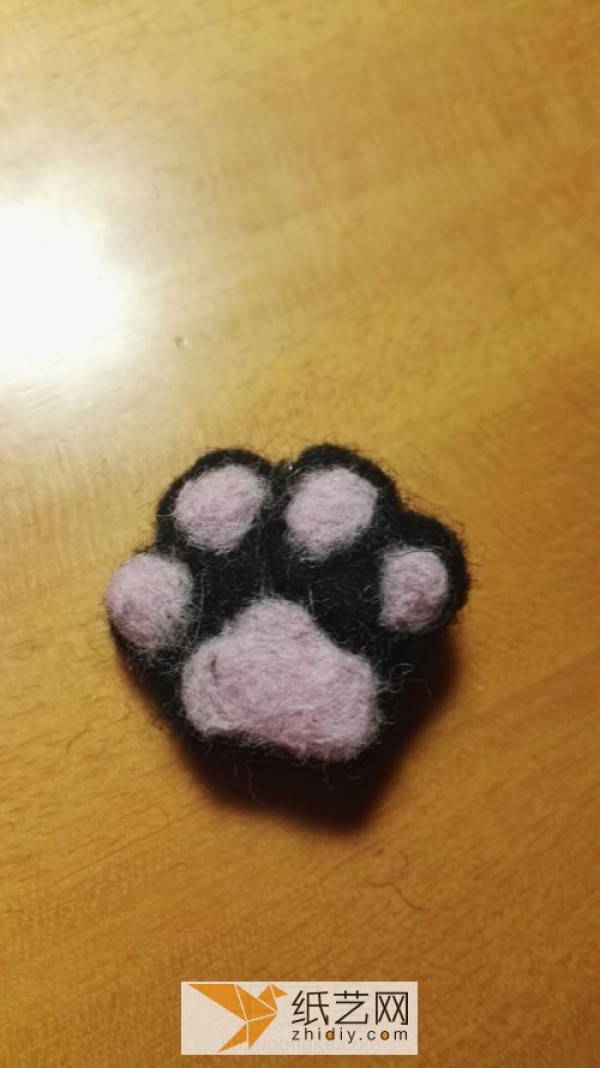 Wool felt kitten claw mobile phone chain Teachers Day gift