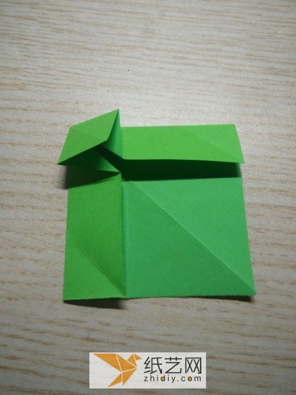 Tutorial on how to make an origami crocodile in Childrens Origami Collection