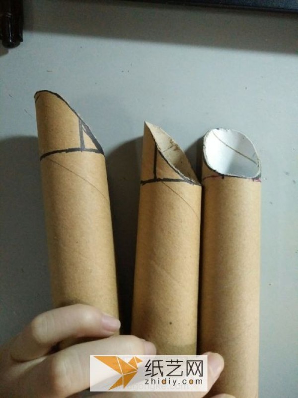 Desktop storage tool Tutorial on turning waste paper tubes into treasures and making them into practical pen holders