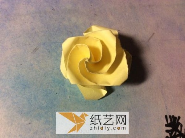 Illustrated tutorial for origami rose gift box How to make a Valentine’s Day handmade packaging box