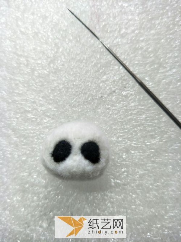 Tutorial on Christmas gift of Poke Panda mobile phone chain made of wool felt