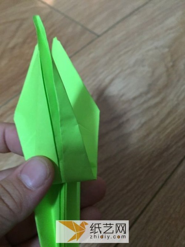 Classic origami is indispensable without the origami paper crane