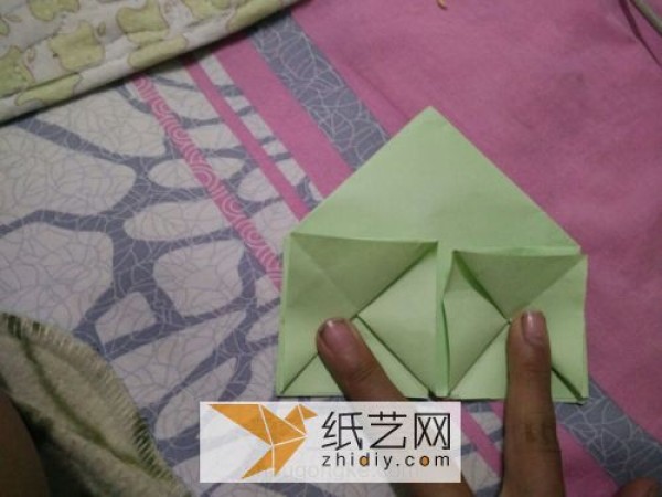 How to make origami heart decoration on Valentines Day greeting card