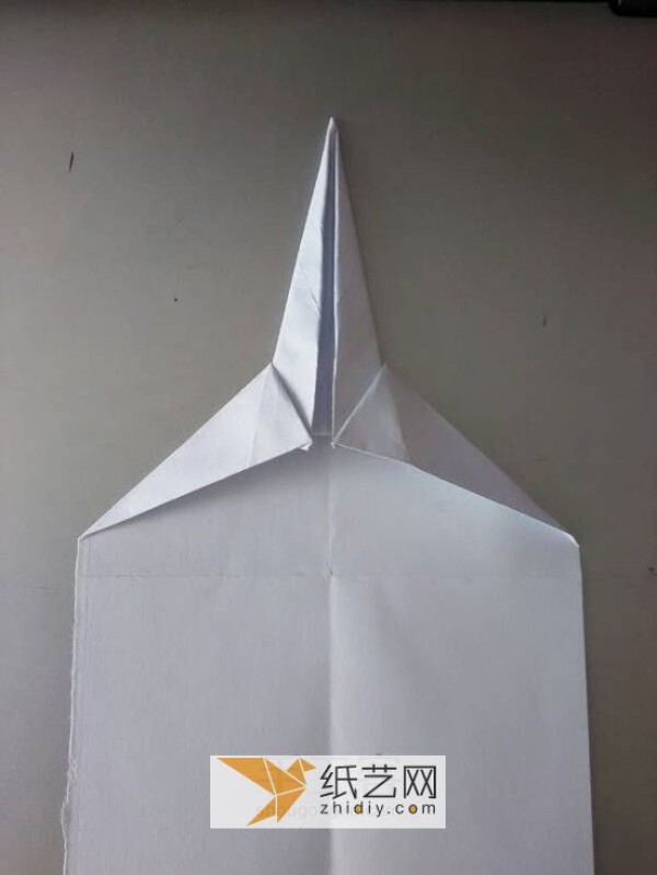 Don’t miss the MiG-29 origami aircraft making tutorial. The origami effect is the same as the model.