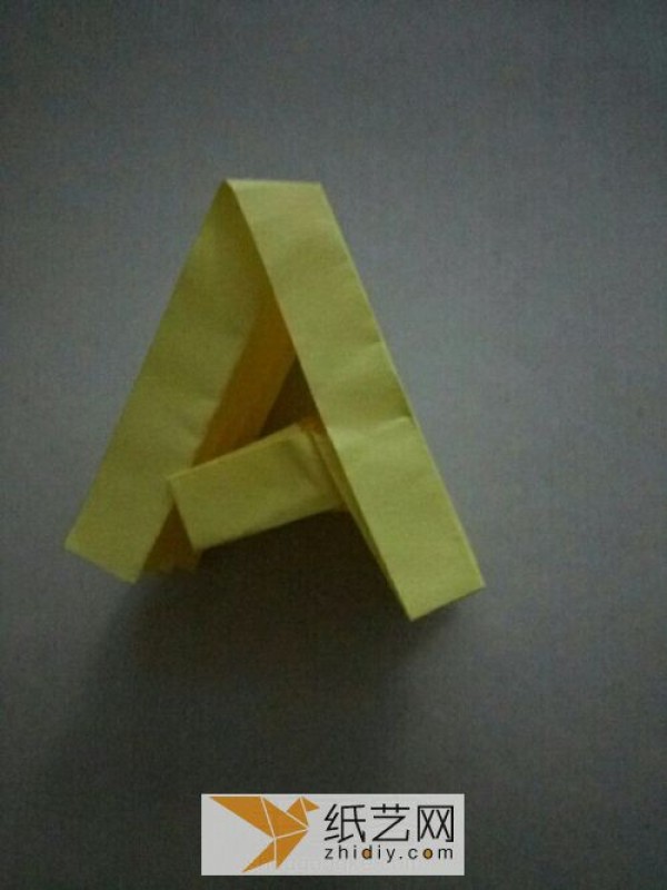 Making origami letter A is a must-have skill for wall decoration painting