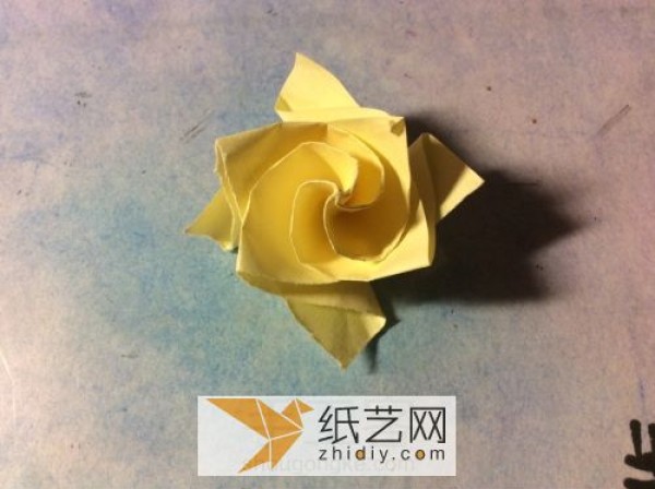 Illustrated tutorial for origami rose gift box How to make a Valentine’s Day handmade packaging box