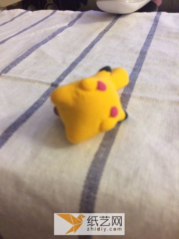 Pikachu key chain made of ultra-light clay Pokemon is eternal love