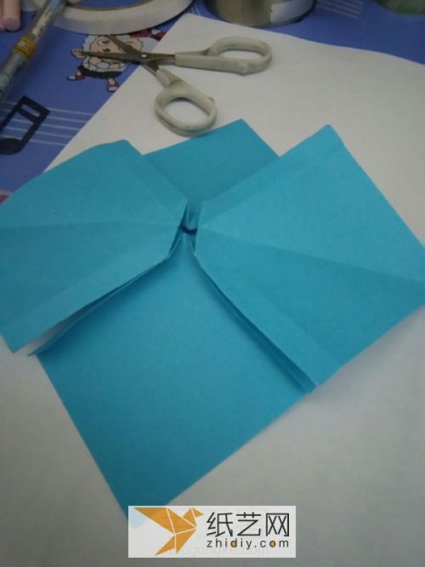 Perfectly shaped origami bow, a must-have decoration on various greeting cards