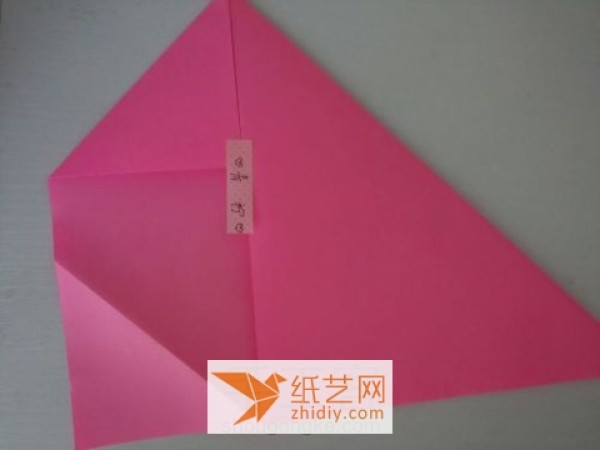 Tutorial on making origami envelopes with origami leaves, great for holding Teacher’s Day greeting cards