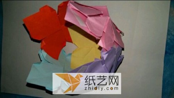 Origami hydrangea lanterns are a great way to enhance the atmosphere during the Lantern Festival