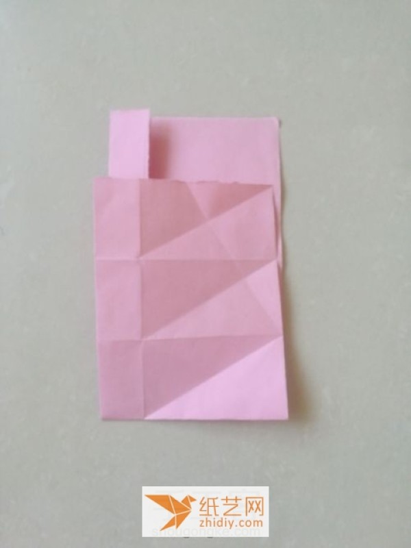 Tutorial on making a hexagonal flower origami lid for a Valentines Day gift box