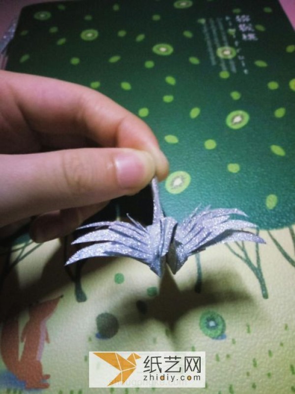 The new folding method of origami cranes is more three-dimensional and lifelike