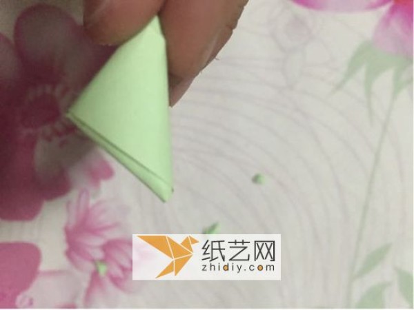 Quickly make three-dimensional origami hearts for Chinese Valentine’s Day