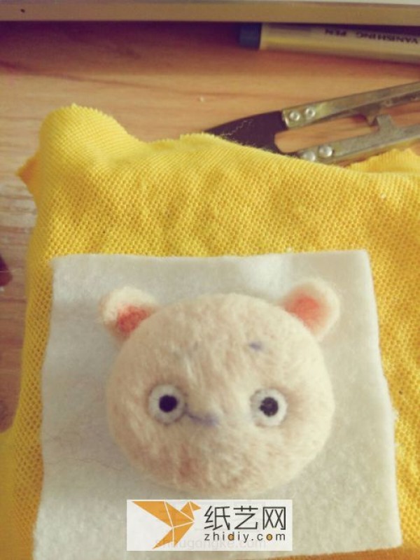 Tutorial on how to make a wool felt piggy doll by hand in the Year of the Pig. New Year’s gifts in the Year of the Pig must have a piggy.