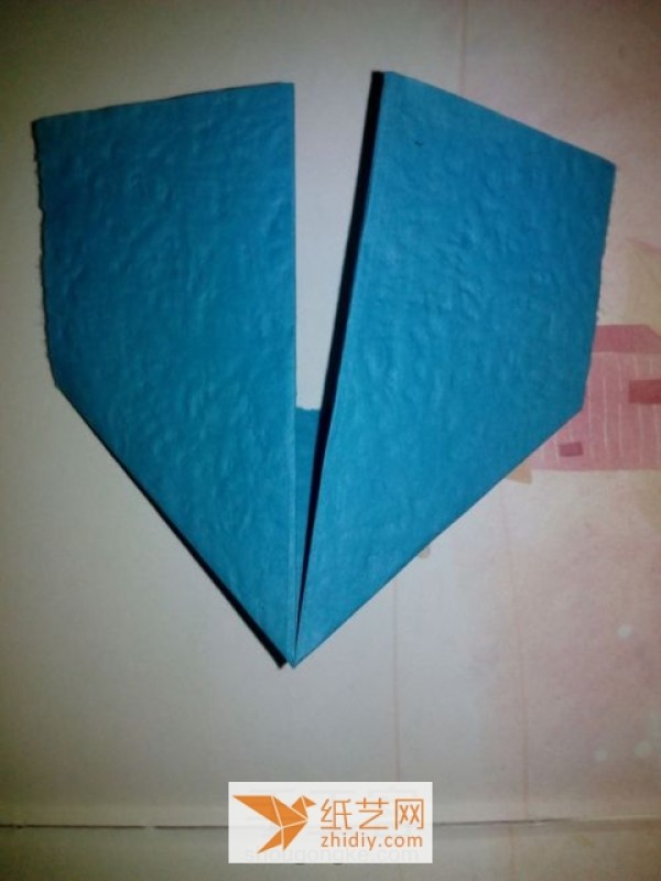 Very simple tutorial for making origami love bookmarks for Valentine’s Day