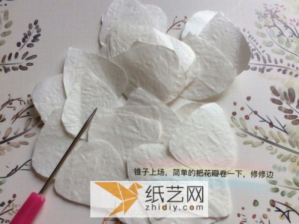 Paper art flowers made of hand-kneaded paper, pure white roses, kept as Valentine’s Day gifts for the goddess