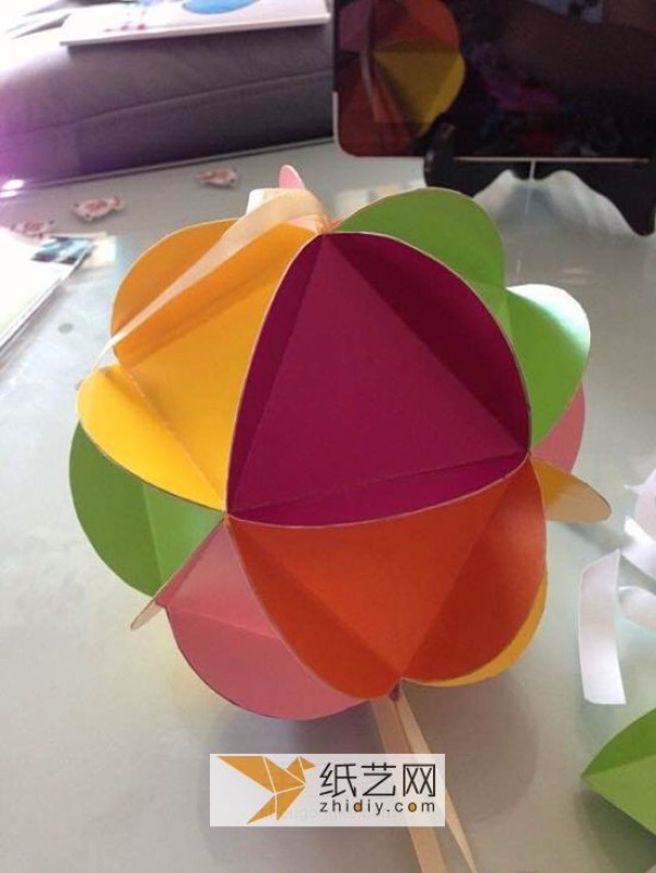 Tutorial on how to make 5-color origami flower balls in 12 steps