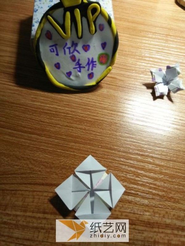 I heard that if you learn to make origami four-leaf clover paper flowers, you will become lucky! (change)