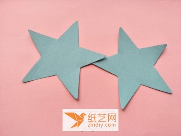 Tutorial on how to make three-dimensional paper star hangings Another Christmas decoration idea