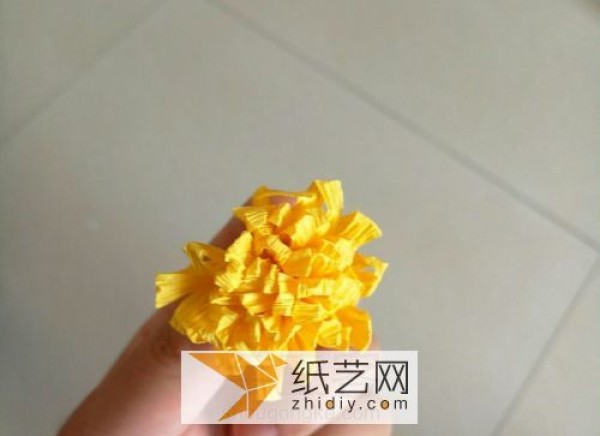 Very simple paper flower DIY, a small embellishment for Teacher’s Day gift bouquet