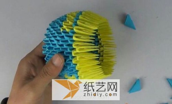 Super cute origami triangle with minion