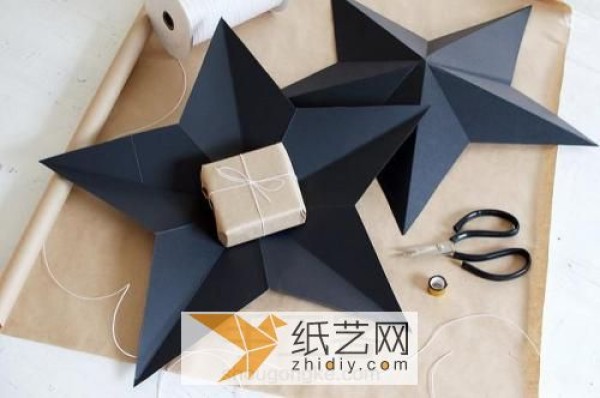 Tutorial on making three-dimensional five-pointed star lanterns for the New Year. DIY paper-carved five-pointed star lanterns.