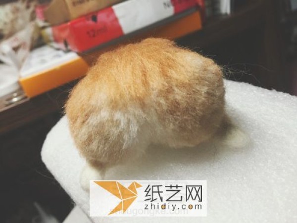 Tutorial on how to make a cute wool felt corgi butt