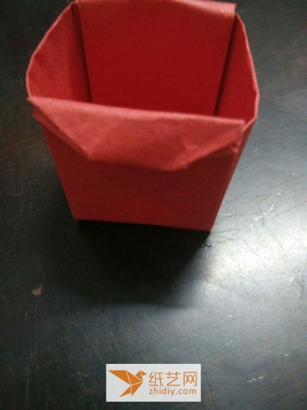 A little creativity creates a splicable origami box