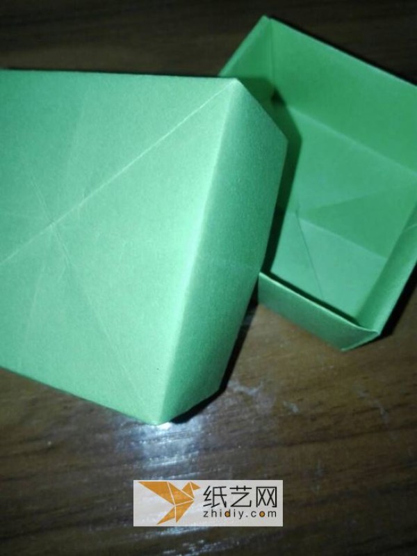 How to fold and make a simple handmade origami gift box. How to make an origami box with a bow.