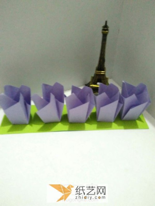 How to make origami flowers by hand. Tutorial on origami tulips.