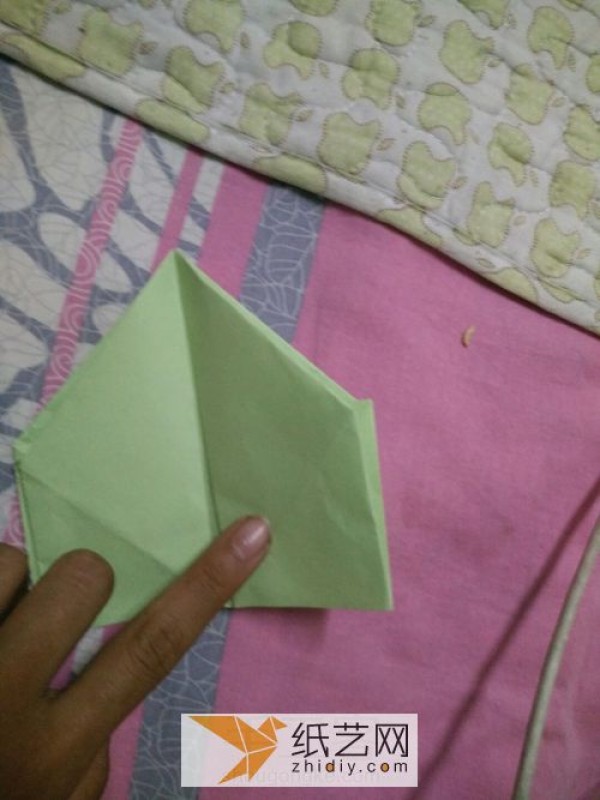 How to make origami heart decoration on Valentines Day greeting card