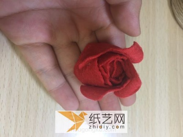 Fabric rose bouquet made of non-woven fabric Chinese Valentines Day gift