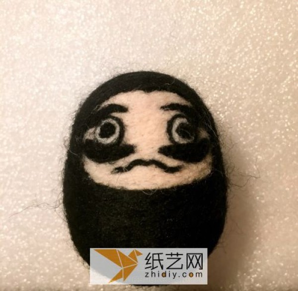 Detailed illustrated tutorial for hand-making Daruma from cute wool felt